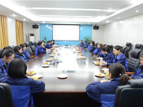 女中丈夫会  立功新时代——mg不朽情缘集团召开庆祝“三八”国际劳动妇女节座谈会
